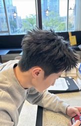 -一家只做男发烫染的店