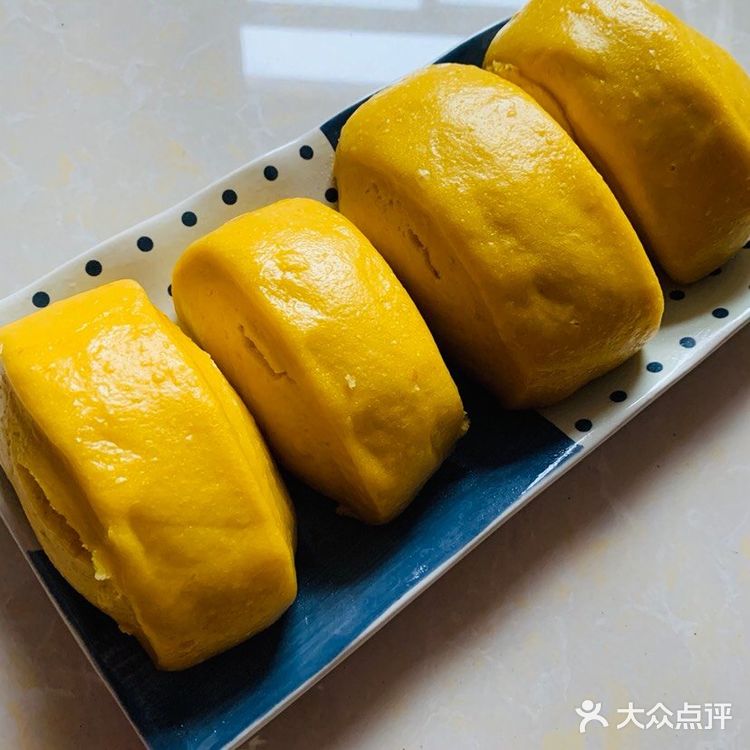 隔着屏幕似乎都闻到了香味，很赞，面包还是趁热最好吃