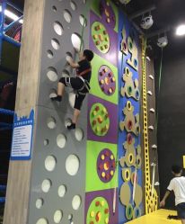 -蹦贝运动中心·蹦床·攀岩·闯关(龙岗店)