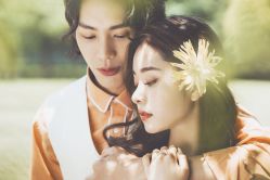 -雪中彩影婚纱摄影·微光艺术中心