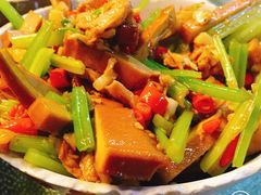 -独一佳老胡湘菜馆(矿山路店)