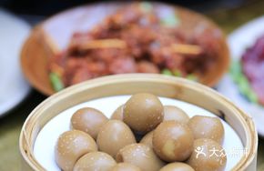 Old-School Braised Quail Eggs