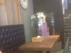 -万利隆·活力烘焙(人民路店)