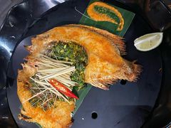 傣族香茅草烤罗非鱼-雀舞云南菜(天津天河城购物中心店)