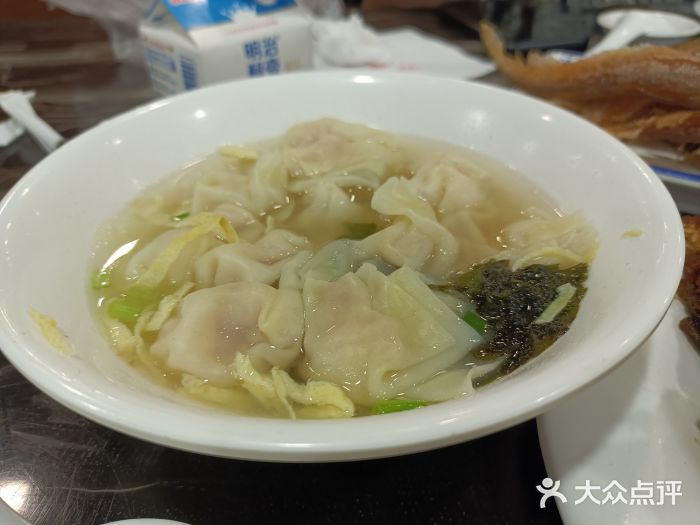 王家沙点心店(南京西路总店)虾肉小馄饨图片