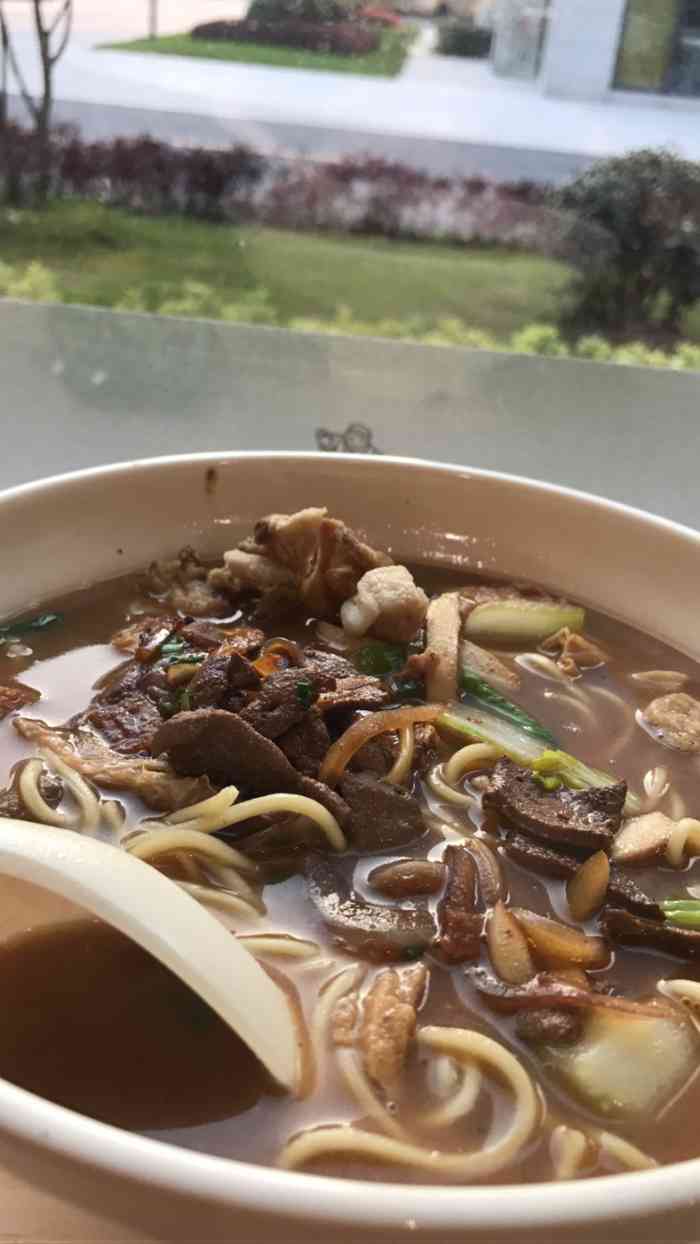 皮卷相面-"牛肉皮卷面:汤头不错啊,很鲜(不知道是不."-大众点评移动版