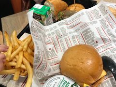 -The Habit Burger Grill 哈比特汉堡(爱琴海店)