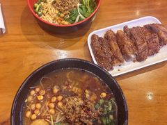 -爆炸头阿姨小四川正宗川味小吃(无任何分店)