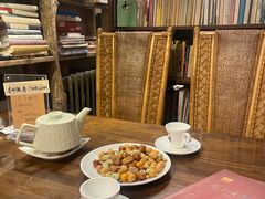-斯多格书乡(北京大学畅春园店)