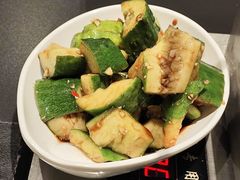 拍黄瓜-呼伦一只牛·烧串酒场(陆家嘴店)