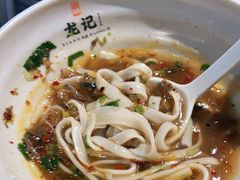 -龙记桂林米粉(财满街店)