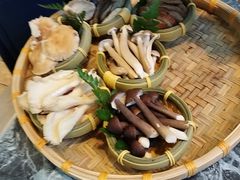 -慢丽江·云南野生菌土鸡锅(西山店)
