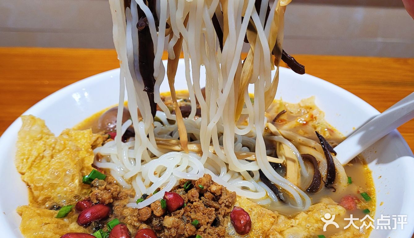 探新店 | 华强北新开了一家好吃的螺蛳粉