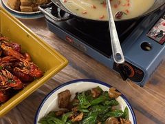 -霄汉牛三鲜湖北砂锅菜(万松园2店)