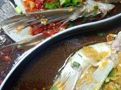 -阿瓦山寨·湘菜现炒·剁椒鱼头王(咸阳总店)