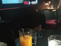 -Mx.cocktail bar