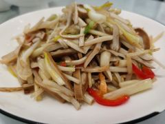 白水芹炒豆腐丝-小实惠嘉(威海路店)