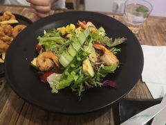 轻体鲜虾牛油果沙拉-威克特披萨汉堡