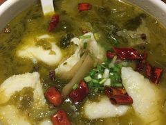 -渝是乎酸菜鱼(龙旗购物中心店)