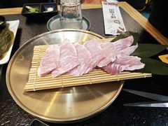 -臻牛烤肉