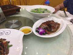 -东豪园林海鲜酒家(南港路辅路店)