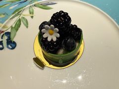-雍容荟帝王蟹活龙虾展台自助(IFS黑金店)