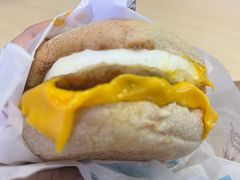 -麦当劳(上海虹桥站30B检票口楼上)