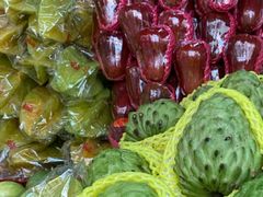 -三亚新鸿港水果一级批发市场