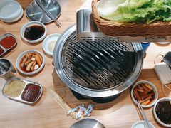 -汉城烤肉·黑金冠(华山路店)