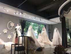 点击看大图 -艾米丽婚纱礼服