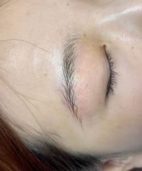 -一个差评成就的纹眉店