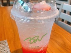 野莓气泡水-Chom Cafe and Restaurant