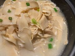 洞庭名笋-佬麻雀·剁椒鱼头(京基KK One店)