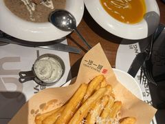 黑松露芝士薯条-一沙一城·岩烤牛扒(深圳首店)