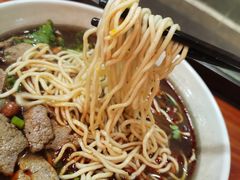-爆炸头阿姨小四川正宗川味小吃(无任何分店)