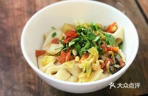 Belt Noodles with Dry Sauce