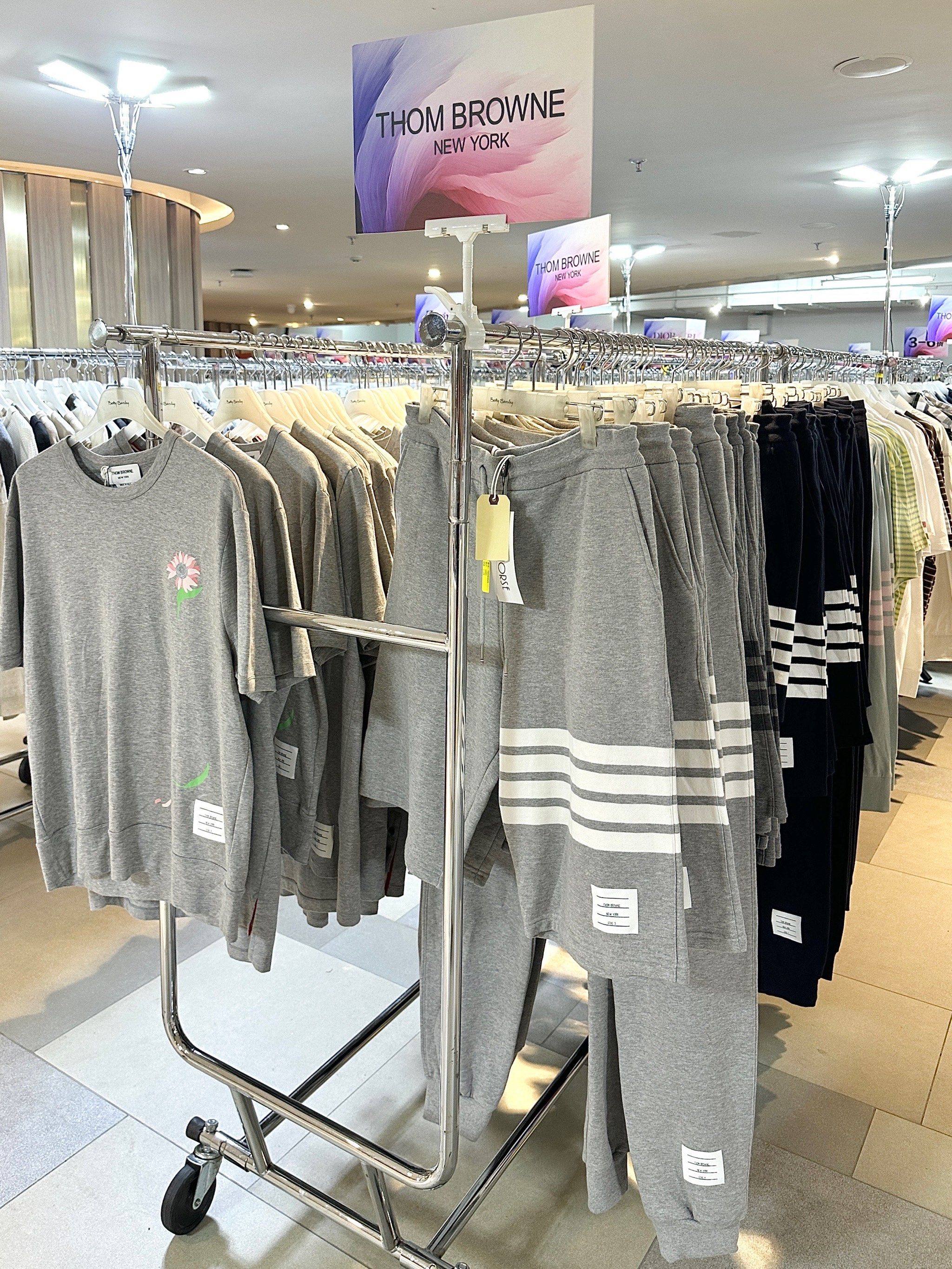 童装…
明码标💰 款式🆕 
真是tao到宝啦

#thombrowne