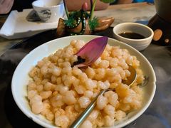 手剥河虾仁-吴越荣记苏州菜·松鼠桂鱼(月光码头店)