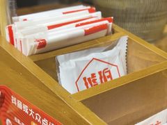 -琥珀老六龙虾(四里河店)