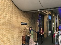 -九又四分之三站台哈利波特商店