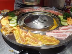 -哈哈碳都·牛肋条无限自助烤肉(台江万达店)