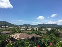 三亚亚龙湾华宇度假酒店(原三亚华宇皇冠假日酒)-三亚亚龙湾雅高美爵酒店