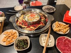 -洞亭火锅(防空洞总店)