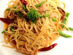 蒜香吞拿鱼面-雕刻时光咖啡馆(北航店)