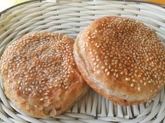 芝麻烧饼-天津乾毓德饭庄·清真传统炒菜·海鲜烧烤(咸阳路店)