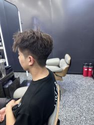 -藤野造型·烫·染发型设计店