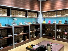 -百年港湾奥特莱斯(香炉礁店)