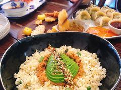 牛油果拌饭-小食院简餐厅