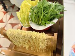 -洪氏嗨捞·广东猪肚鸡·椰子鸡火锅(西咸万象城店)