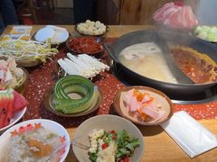 -赵美丽·重庆社区火锅·直营店(火车东站·中豪国际店)